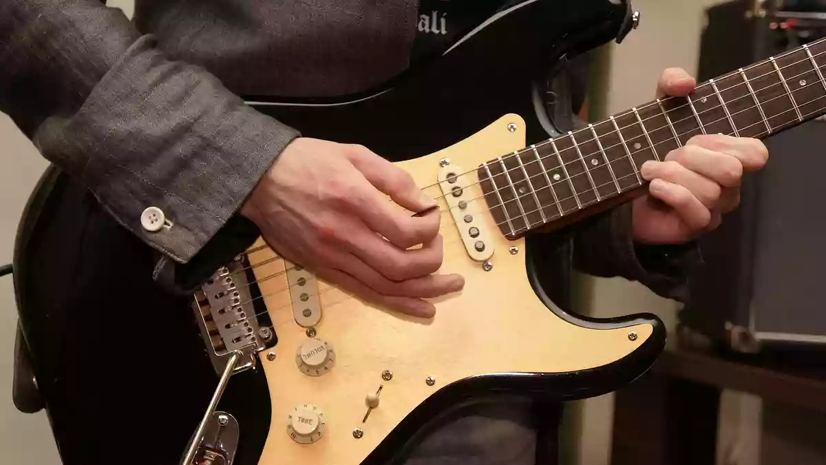 【すぐに役立つ】ギターフレーズに和音階のメロディを取り入れよう！