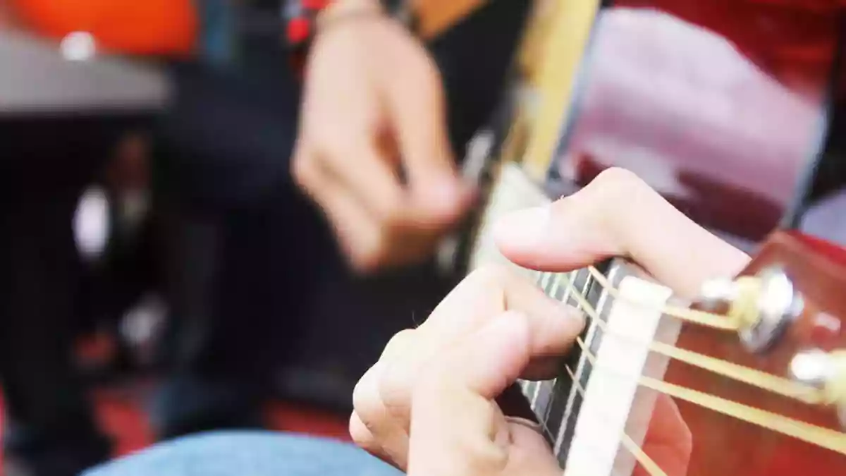 【ギタリストのための】弾き手の爪のお手入れ方法
