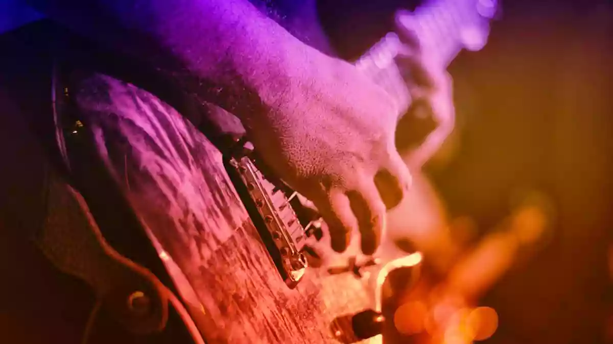 【速弾きギタリストのための】エコノミーピッキングって何？