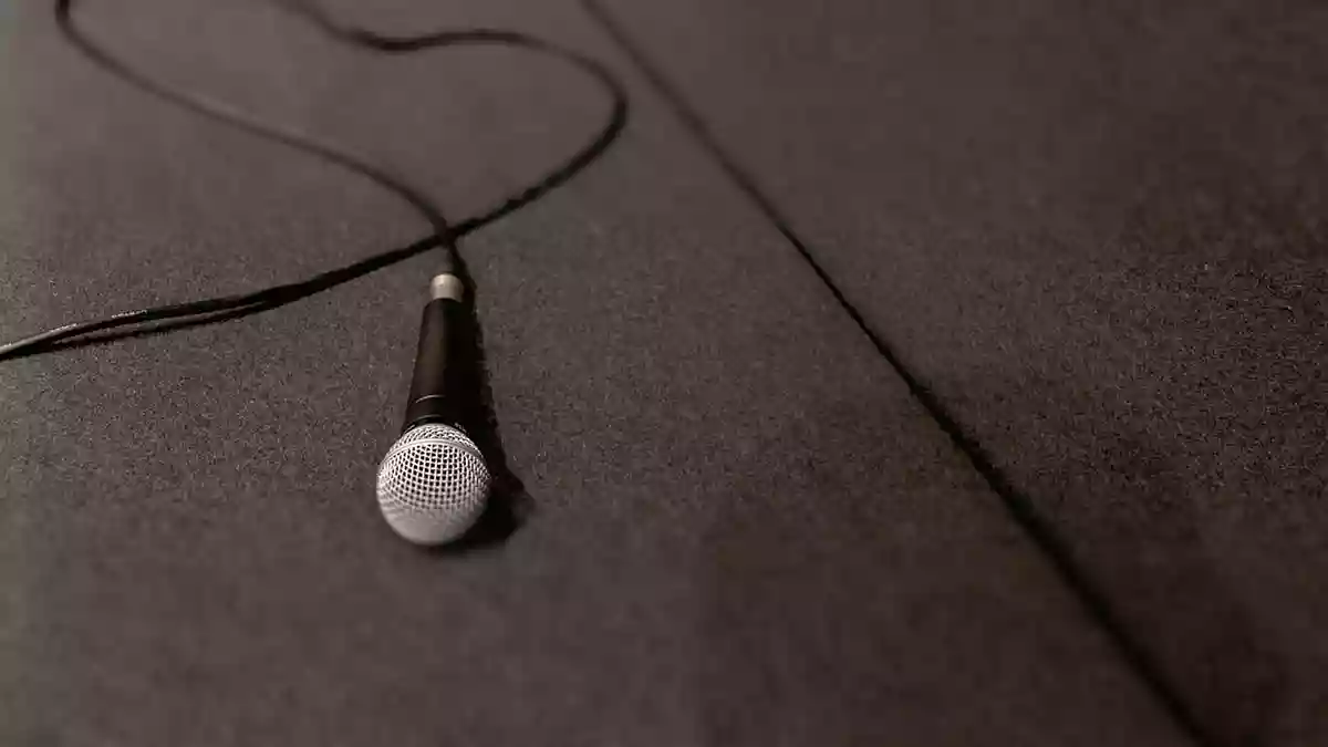 歌っていて音がズレる！音痴を直すための5つの改善方法