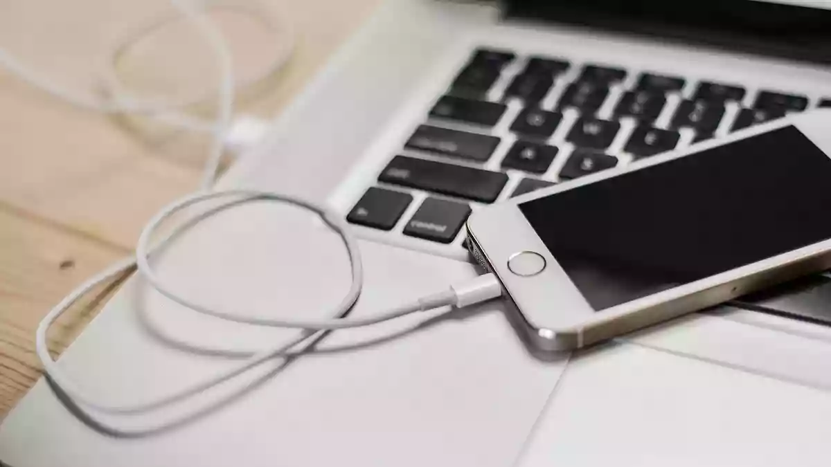 iTunesに入っている曲をiPhoneに入れる方法【同期】