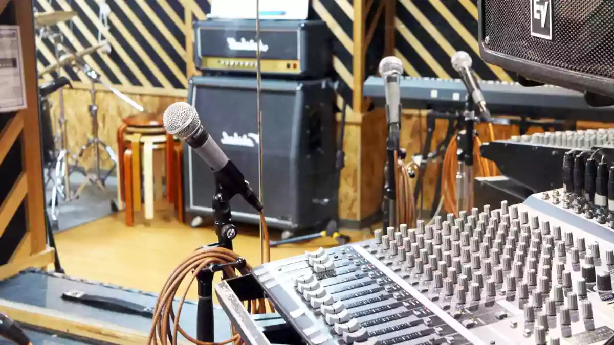 【バンド初心者のための】音楽スタジオで音がでないときのチェックリスト
