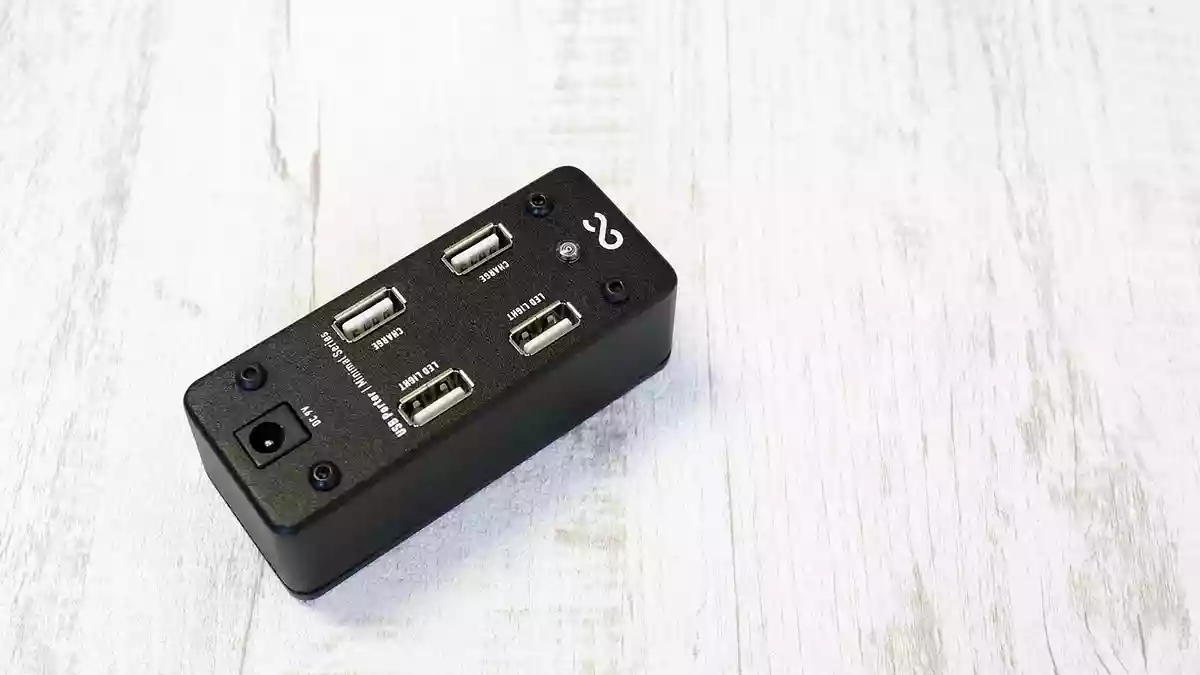 USB電源をエフェクターボードに供給できる！ONE CONTROL USB PORTER