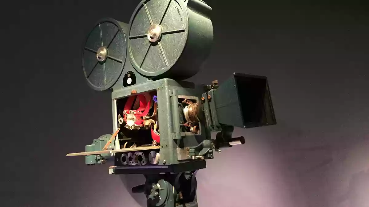【動画編集入門】MOV、AVI、MPEGなど動画ファイルの基礎知識