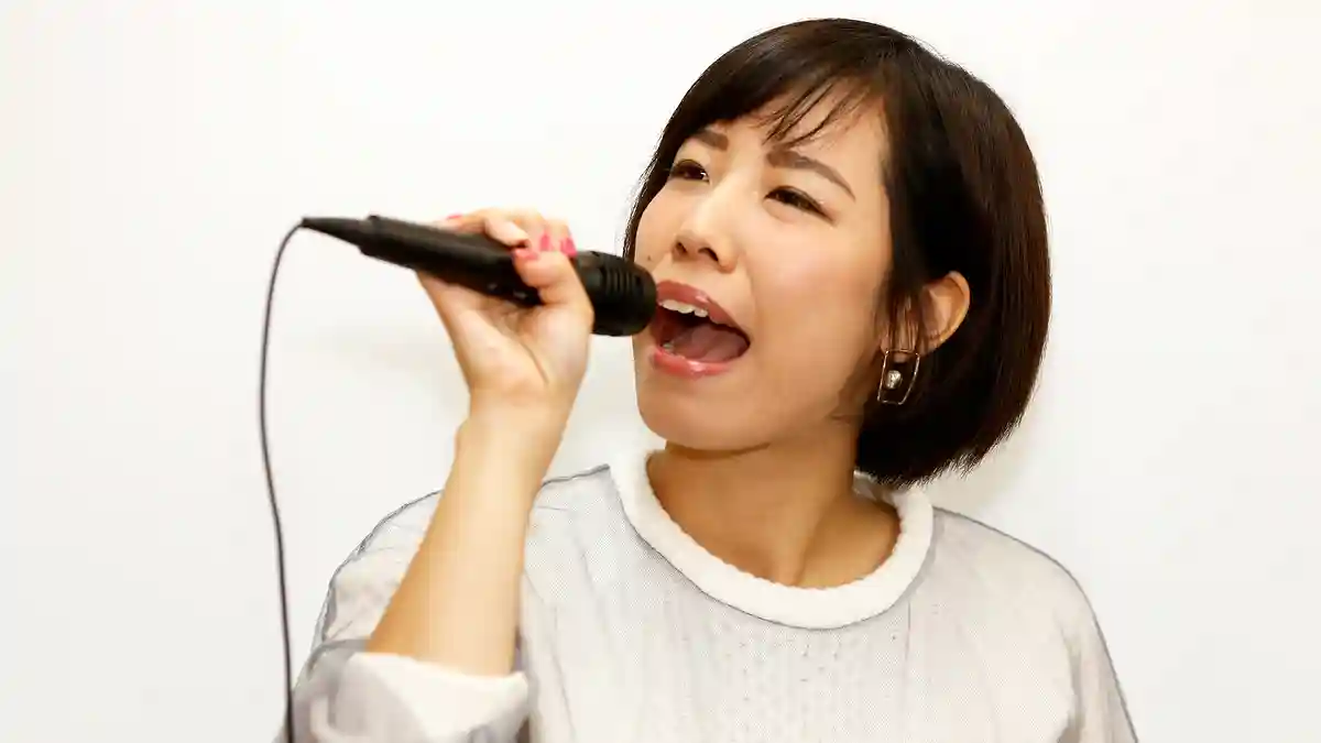 I’ve been thinking about methods of contrast and transformation in idol lyrics.