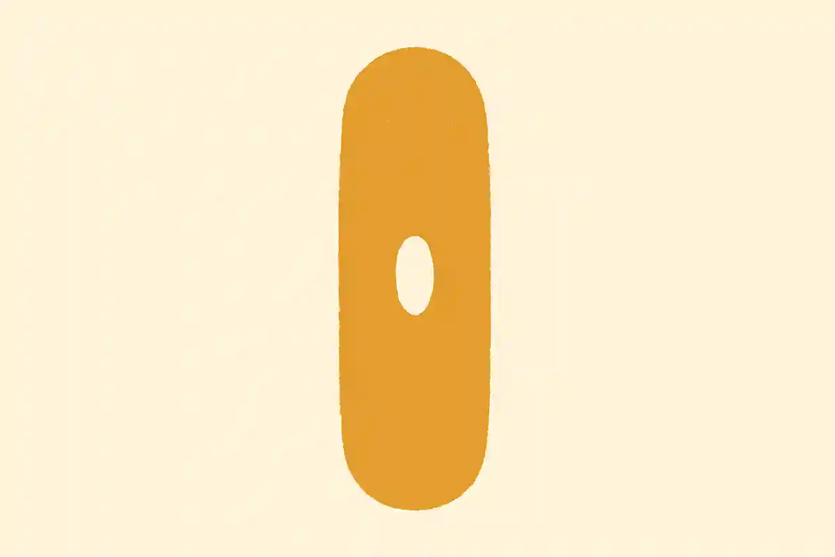 細長くて真ん中に穴が空いています