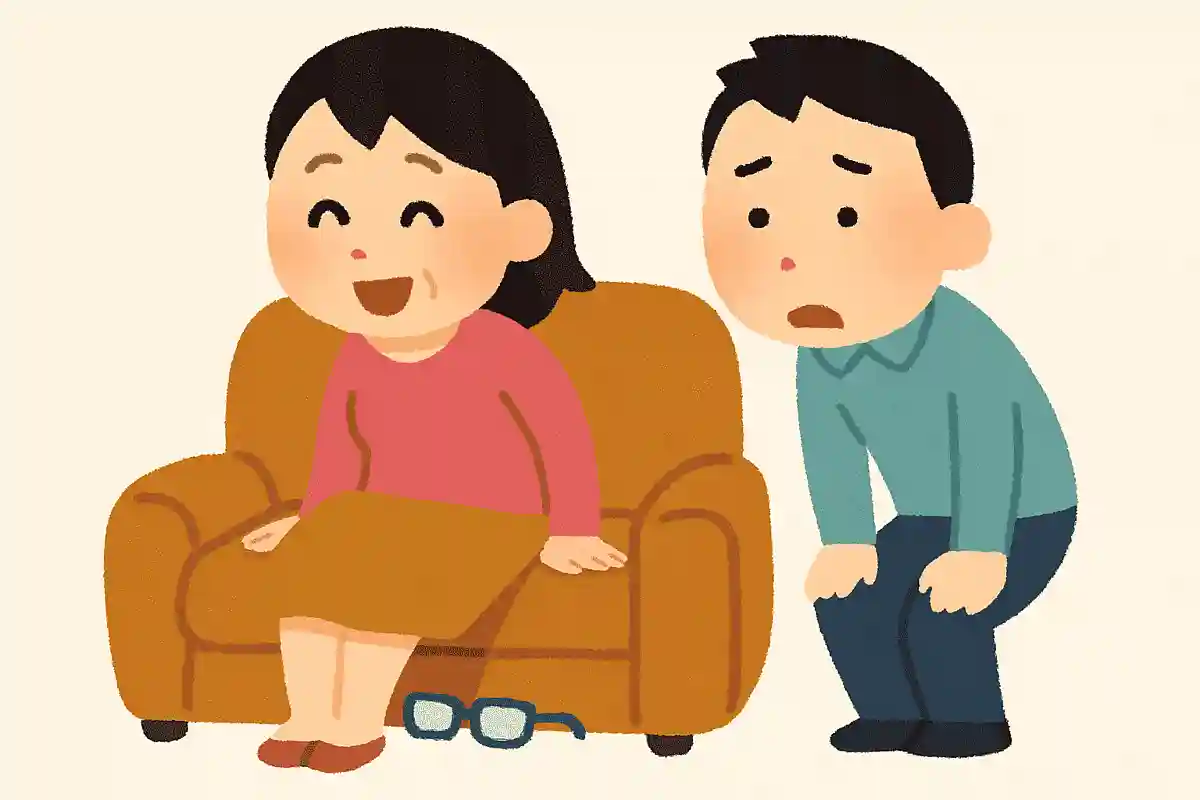 メガネまで 尻に敷かれて いるソファーNEW!