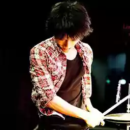 山本哲也