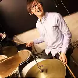 出口智也