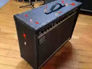 Roland JC-120 ネジ位置