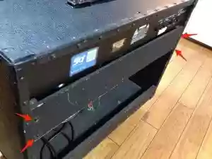 Roland JC-120 後ろから