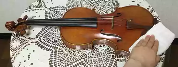 バイオリンの拭き方