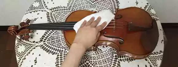 バイオリンの拭き方
