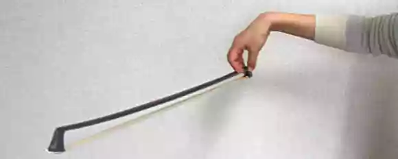 バイオリンの弓の持ち方