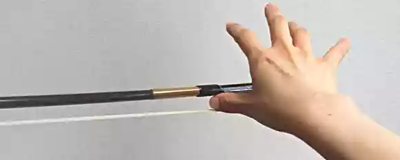 バイオリンの弓の持ち方