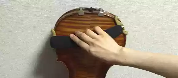バイオリンの肩当て