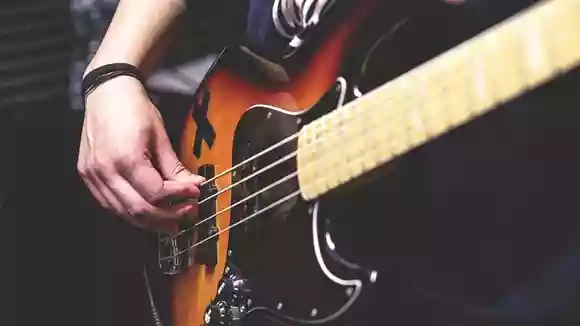 ベースの音階は「目で覚える」