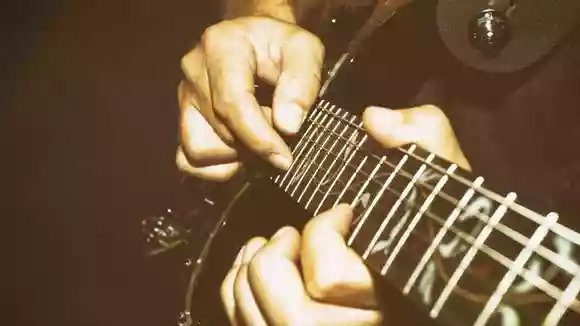 【上級ギタリストのための】コード進行に沿ったタッピングアプローチ