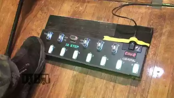 MIDIフットキーボード