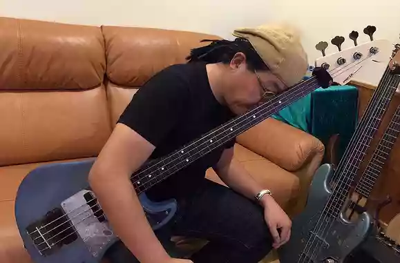 ベース