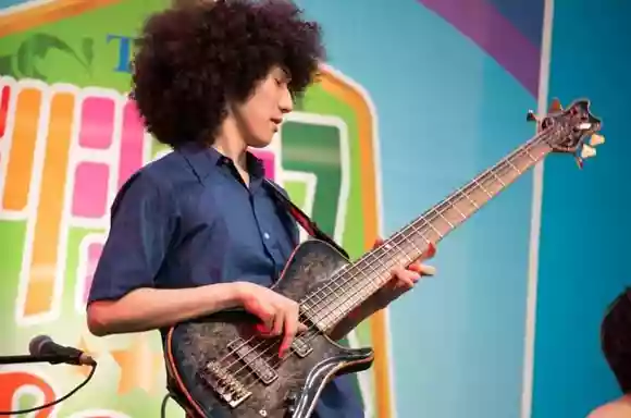 ベーシスト