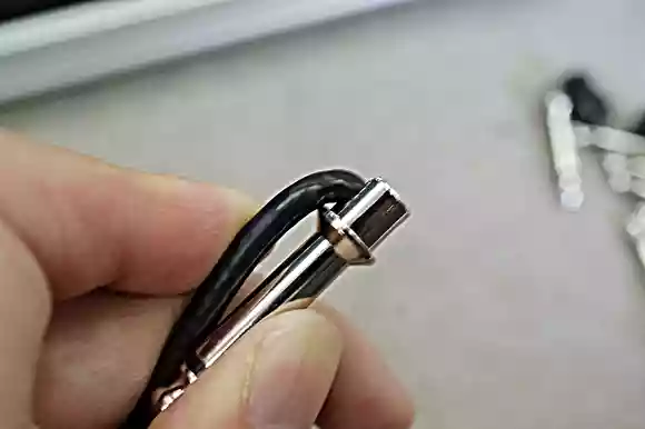 ケーブル