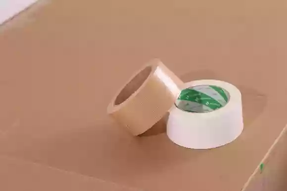 . ガムテープ