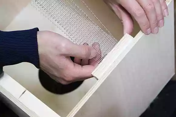 天バンド側（座る方）に接着