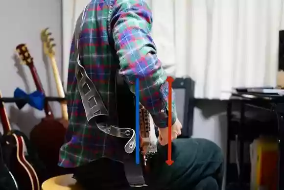 ギターを弾く