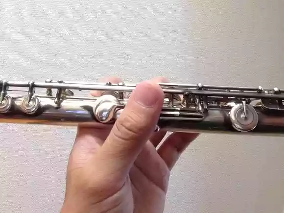 フルートの持ち方・左手：1
