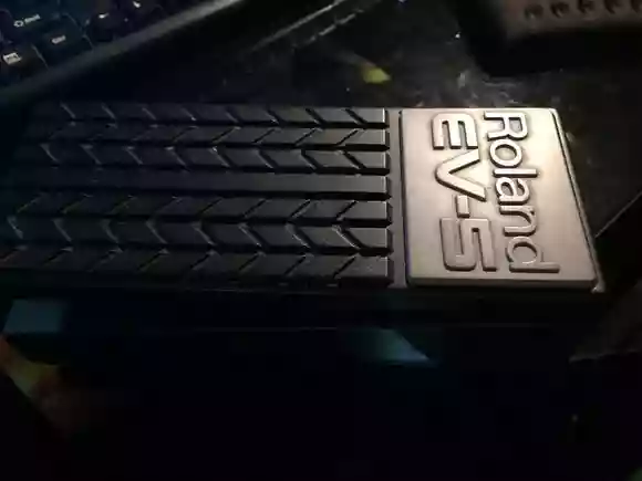 Roland ボリュームペダル
