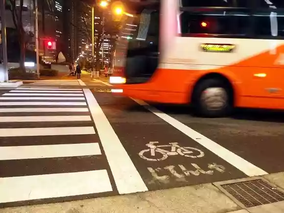 バス