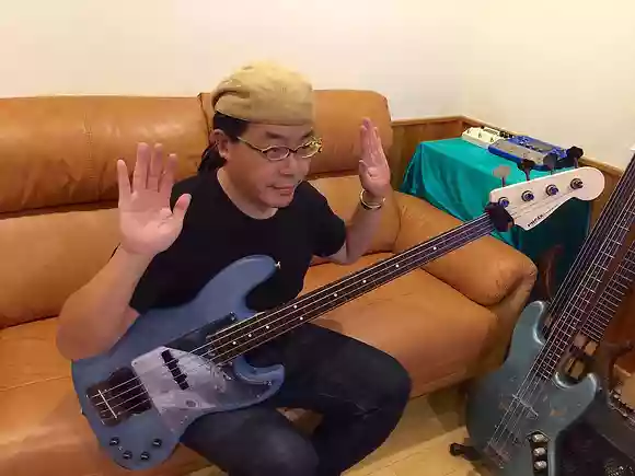 ベース