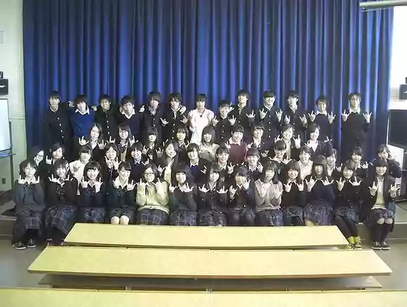 桜塚高校軽音楽部