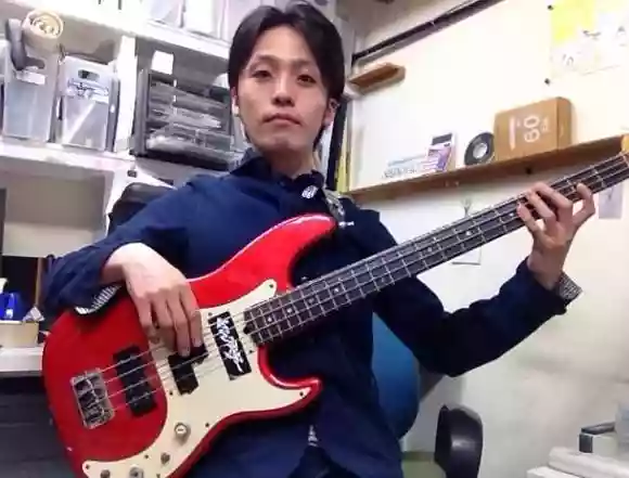 ベーシスト（無駄に動かない）