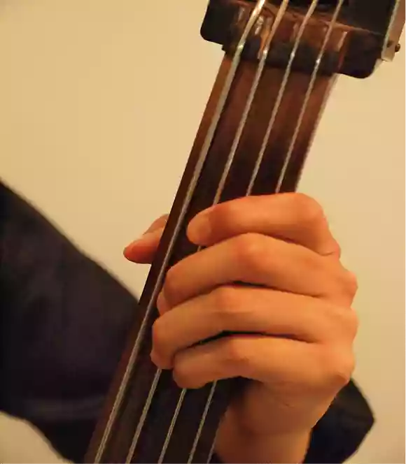 コントラバスの演奏
