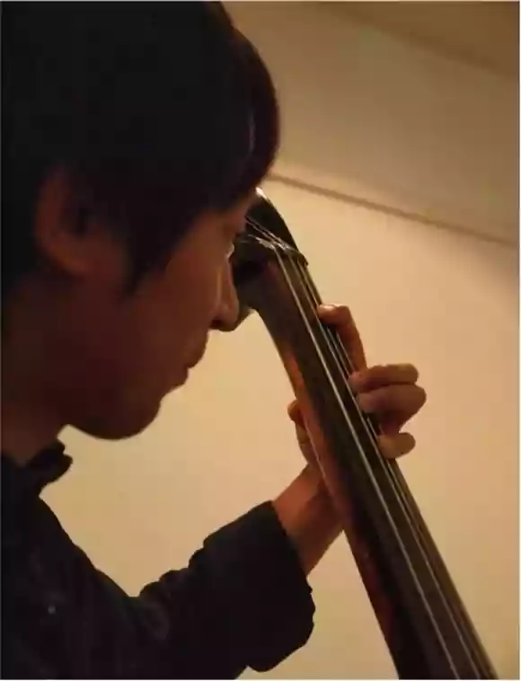 コントラバス演奏