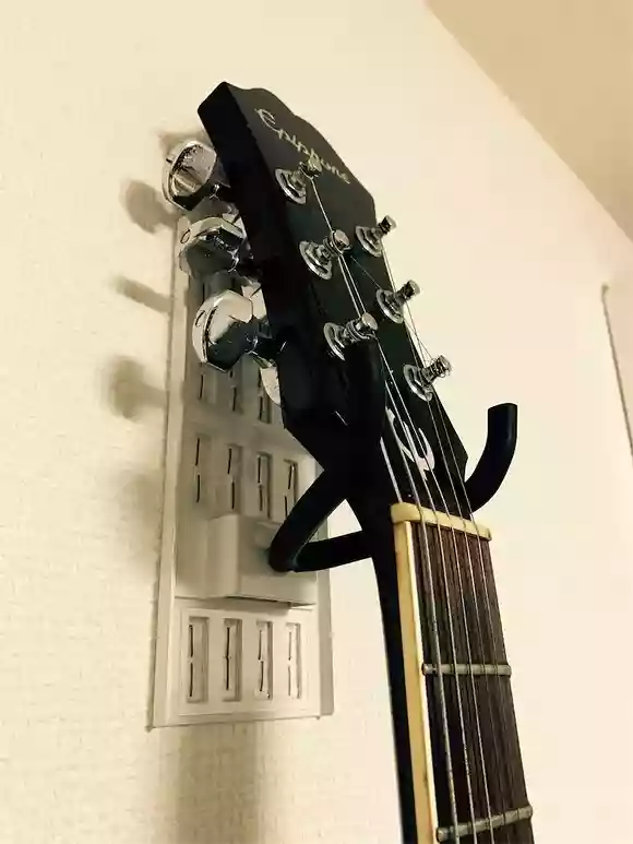壁美人 GUITAR HERO（ギターヒーロー）