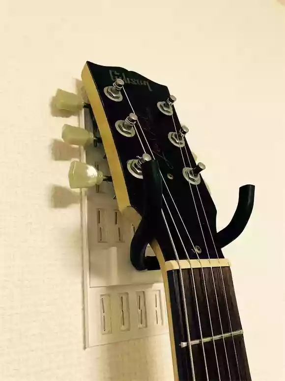 壁美人 GUITAR HERO（ギターヒーロー）