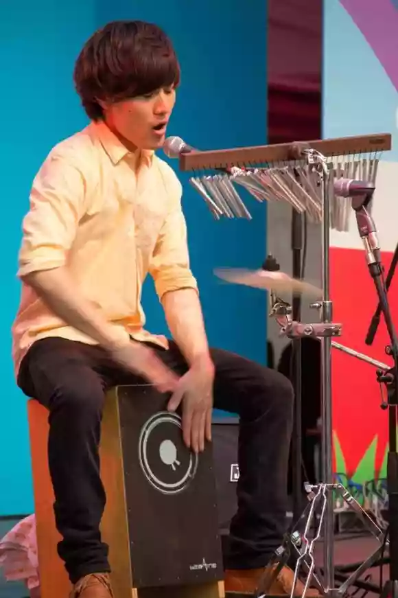 カホン奏者