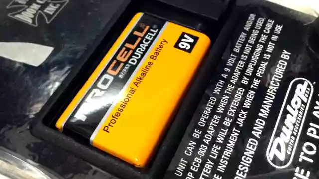コイツは便利！JIM DUNLOPワウペダルの電池BOX「ECB-244」