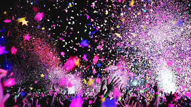 Clubs, discos, and DJ bars in Osaka. Recommended event listings.