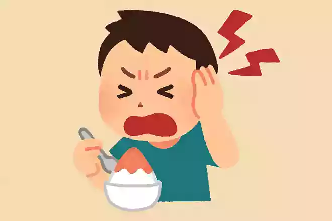 かき氷などの冷たいものを食べたときに「キーン」と頭が痛くなることをなんと言うでしょう?