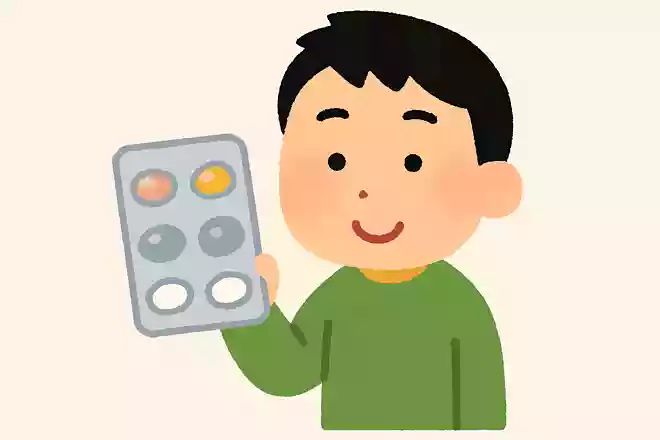 薬局で薬を処方してもらった薬は、いろいろな色をしていました。その薬の真ん中の色は何色でしょうか?