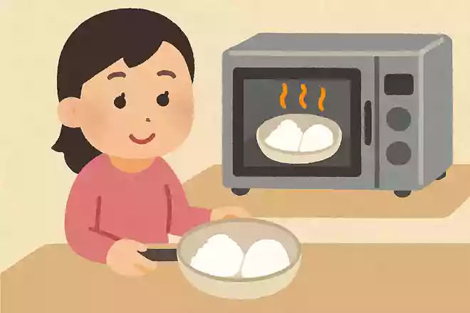 カチカチになった塩や砂糖はレンジで温めるとサラサラになる