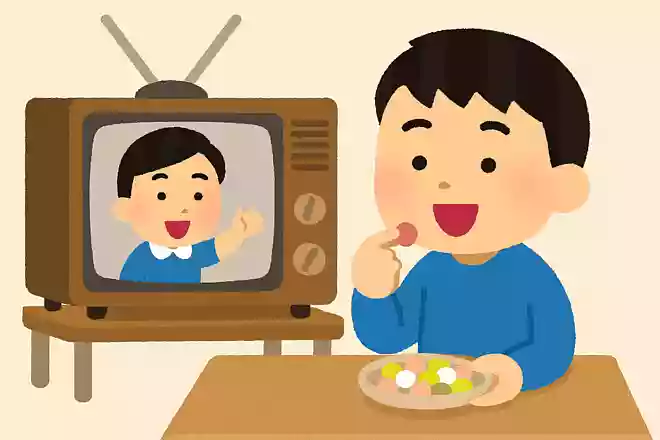 昭和の子供たちは、お菓子を食べながら見るのが定番だった物は何でしょうか?