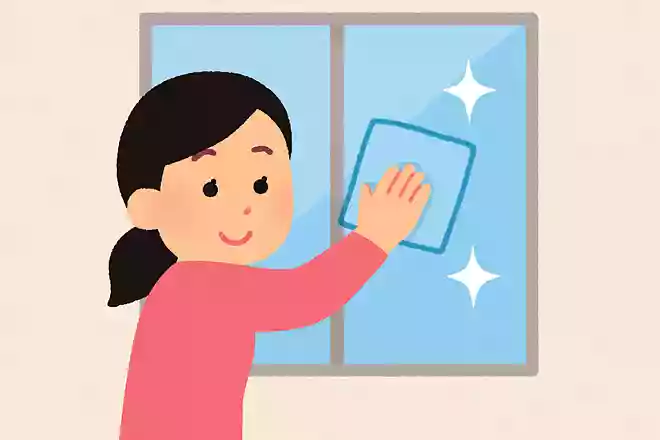 窓掃除に使うと、洗剤がなくても窓がキレイになるのはどれでしょう?