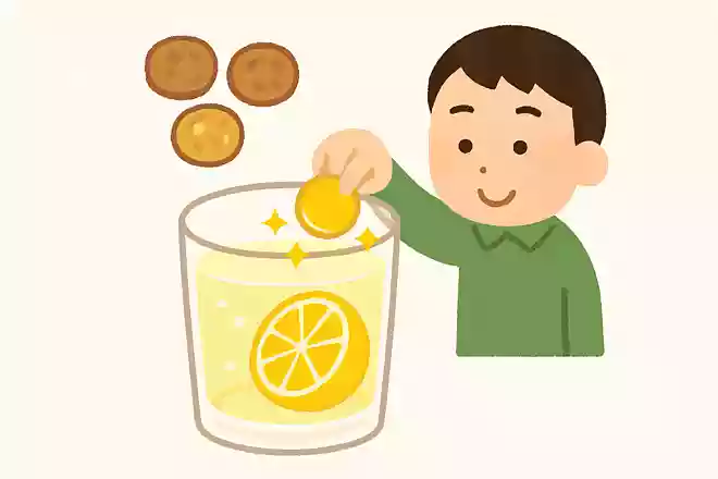 小銭をレモン水につけるとピカピカになる