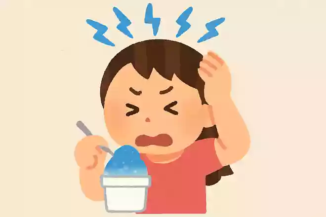 冷たいものを食べた時に頭が痛くなる現象の名前は？